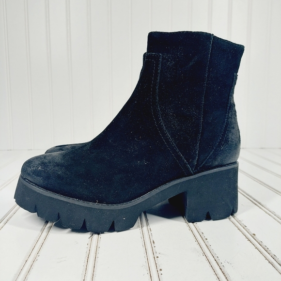 New Seychelles Engaging Lugged Black Suede Platform Booties C513 - Picture 1 of 11